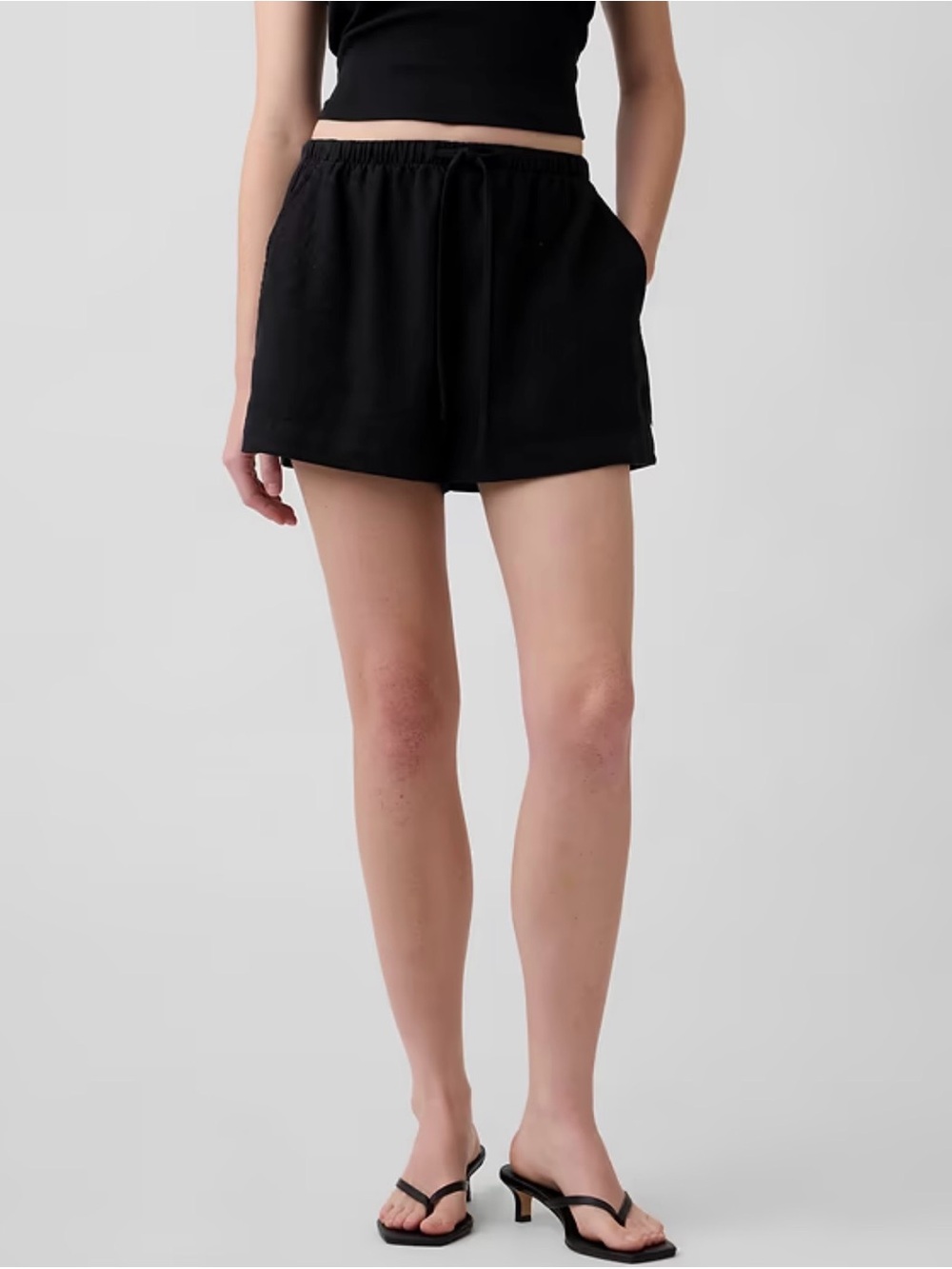 Gap Linen Blend Pull-On Shorts
NWT Black Sz M Summer Casual
resortwear Coastal
